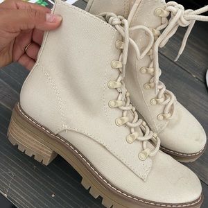 Target combat boots